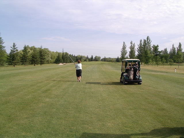 Hole 3 middle of the fairway